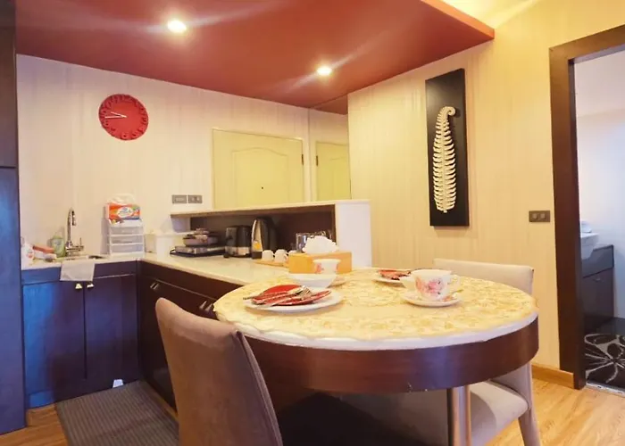Beautiful Overlooking River View In The Heart Of